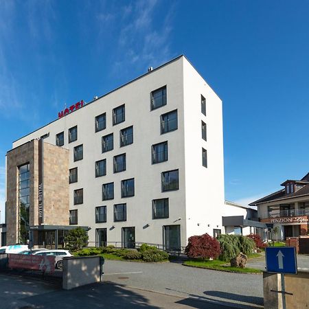 Hotel Rottal โอโตรโกวิตเซ ภายนอก รูปภาพ