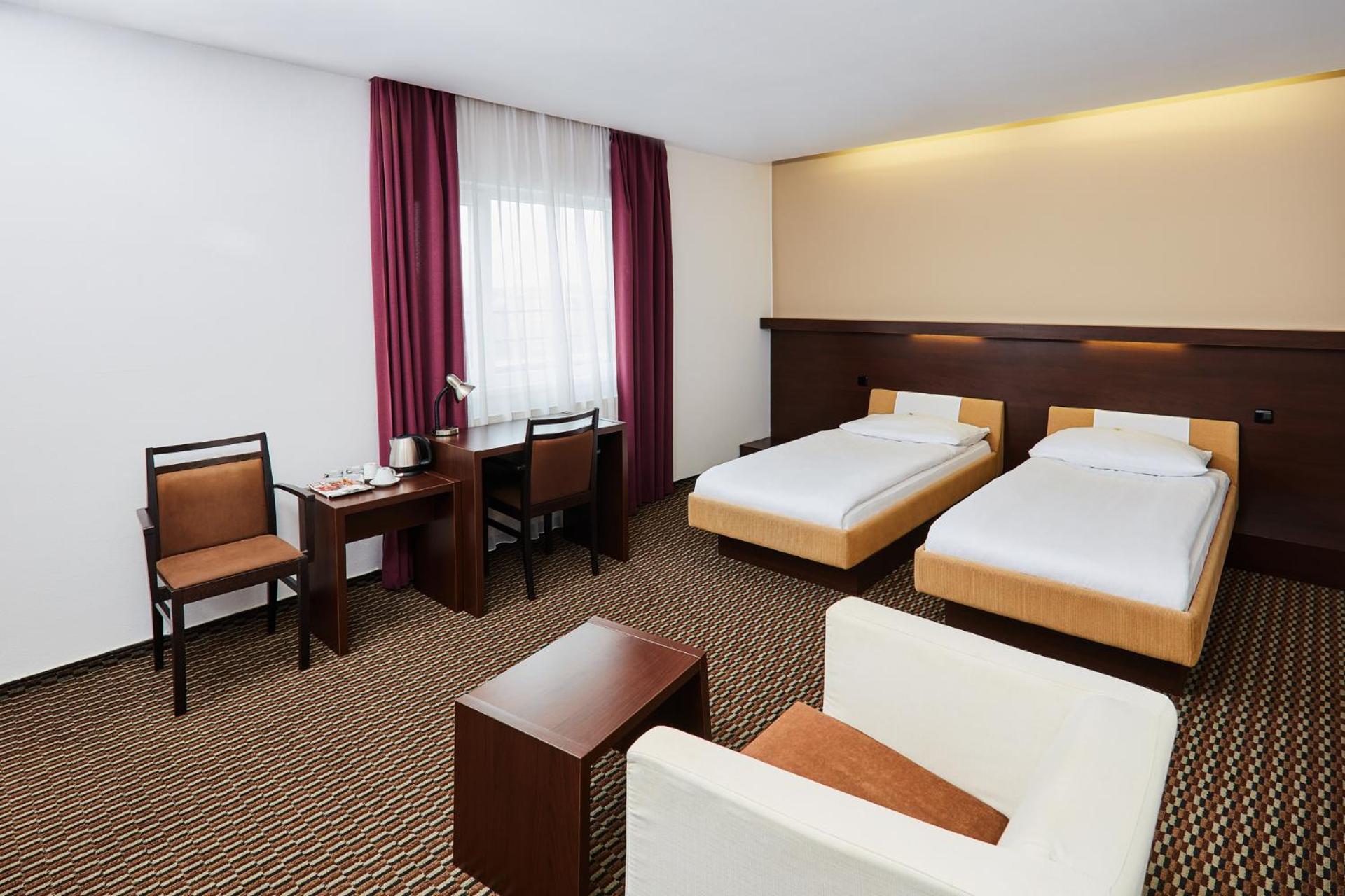 Hotel Rottal โอโตรโกวิตเซ ภายนอก รูปภาพ