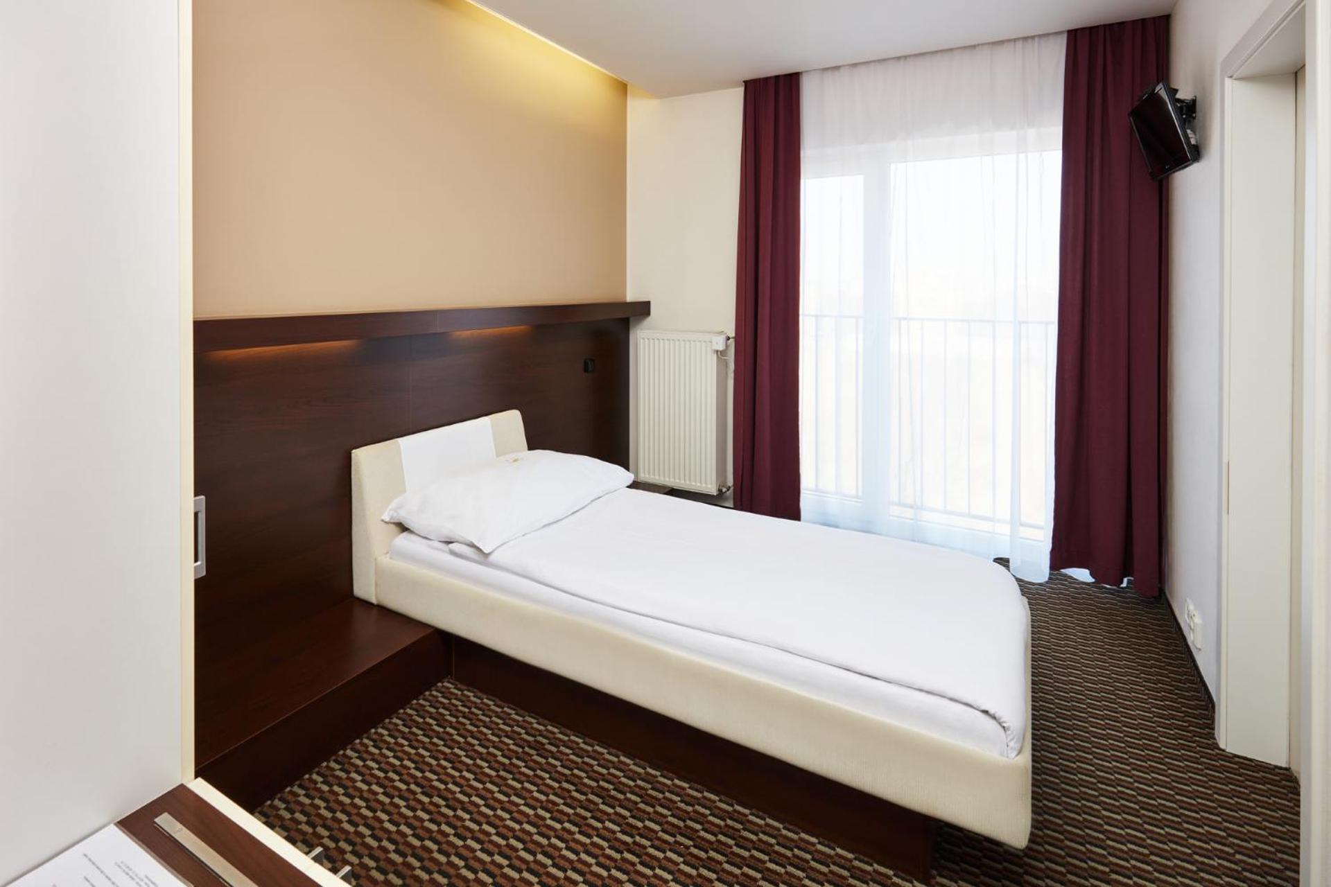 Hotel Rottal โอโตรโกวิตเซ ภายนอก รูปภาพ
